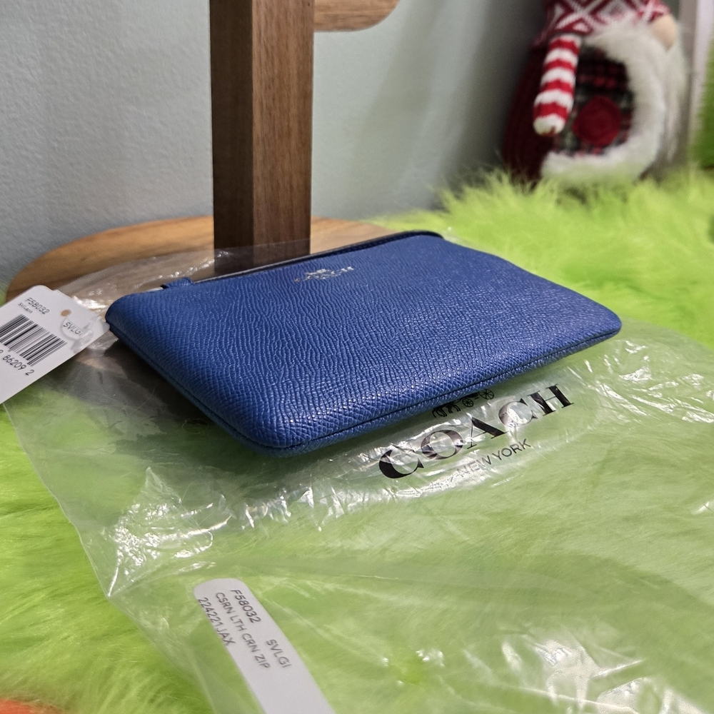Coach Corner Zip Wristlet in crossgrain leather, color SV/Lapis (blue) NWT - Picture 7 of 11